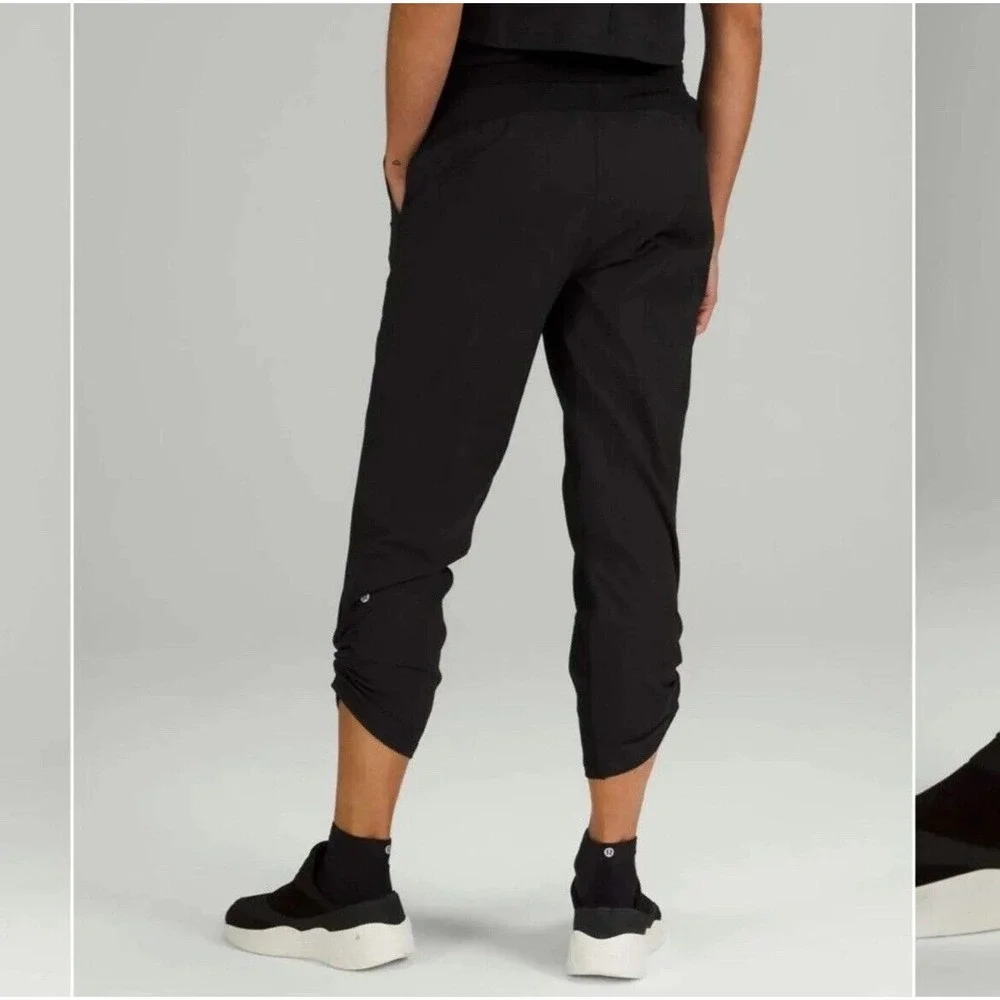 Lululemon Women Solid Black Dance Studio Mid-Rise Crop 25
